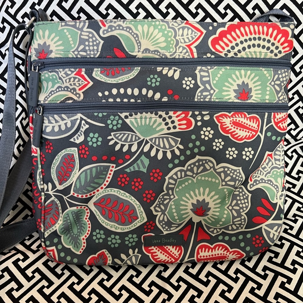 Vera Bradley Nomadic Floral Triple Zip Crossbody in Ripstop fabric EUC